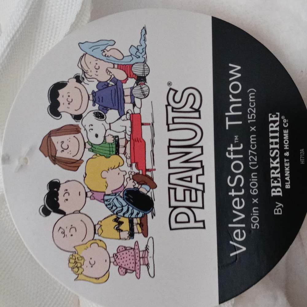 Peanuts throw - Picture 3 of 3